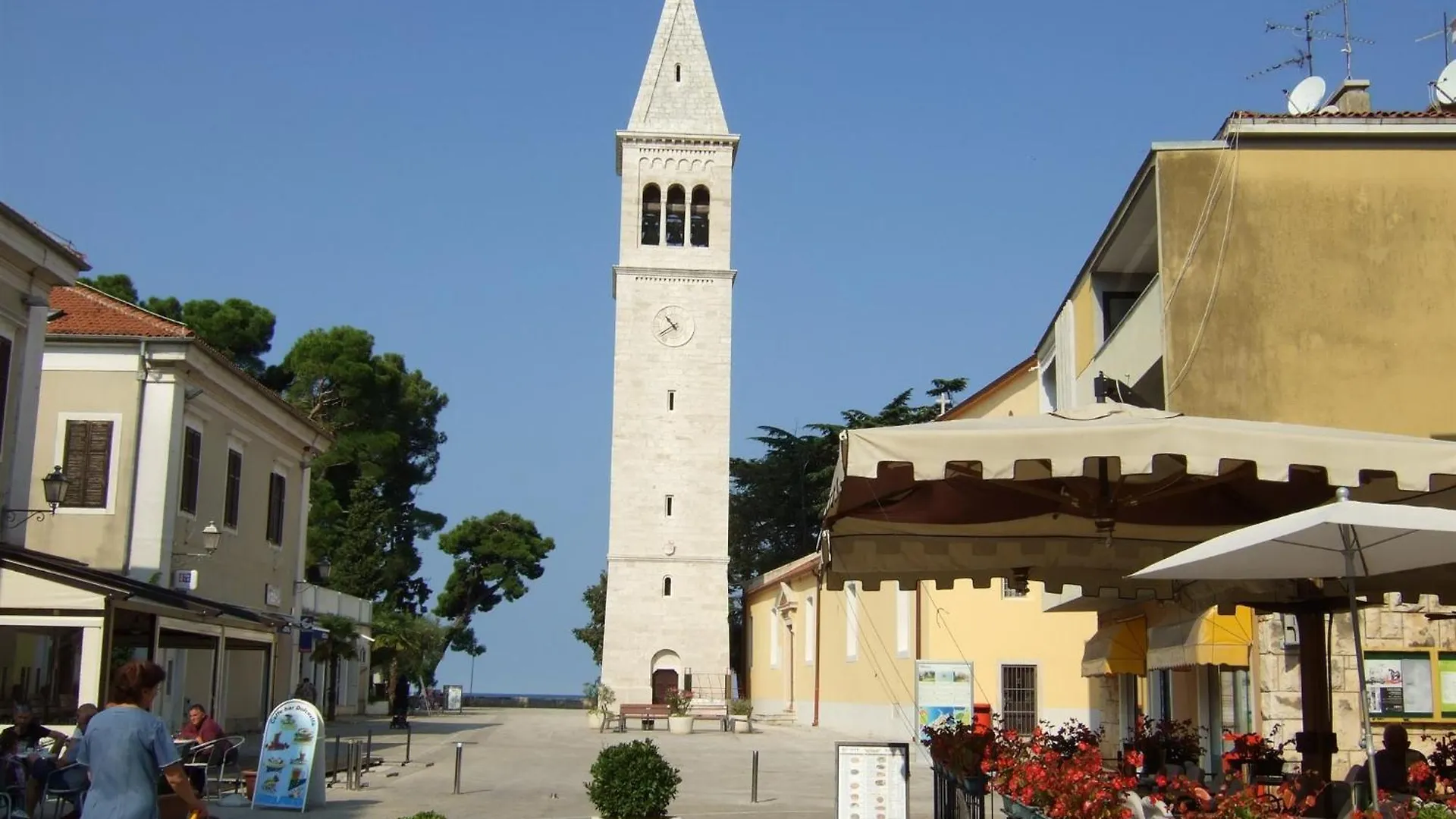 Apartment Zeljko Nr2 From The Beach 800 M Novigrad  Croatia